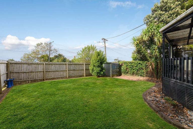 Photo of property in 1/62 Rua Road, Glen Eden, Auckland, 0602