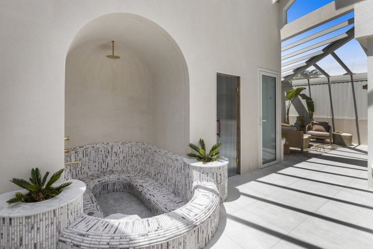 Photo of property in 93 Carlton Mill Road, Merivale, Christchurch, 8014