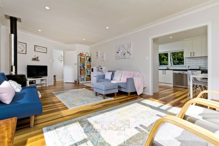 Photo of property in 38 Woodside Road, Massey, Auckland, 0614