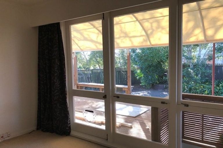 Photo of property in 95 Ocean View Road, Hillcrest, Auckland, 0627