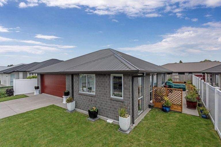 Photo of property in 15 Kakariki Drive, Coastlands, Whakatane, 3120