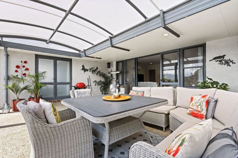 Photo of property in 21 Pyle Road East, One Tree Point, Whangarei, 0171