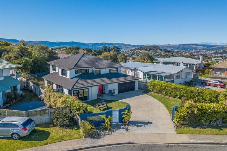 Photo of property in 2 Seascape View, Paremata, Porirua, 5024