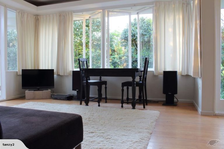 Photo of property in 2/24 Brook Street, Milford, Auckland, 0620