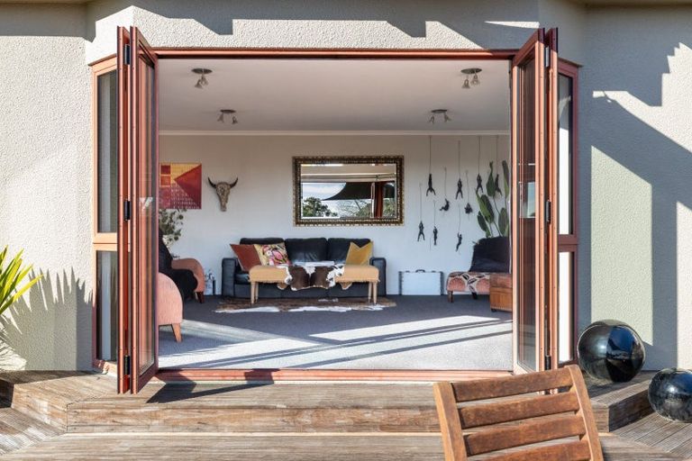 Photo of property in 25 Rogan Street, New Plymouth, 4310