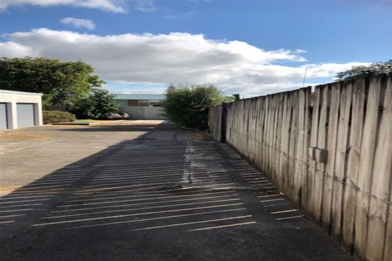 Photo of property in 20a Rutland Road, Stanley Point, Auckland, 0624