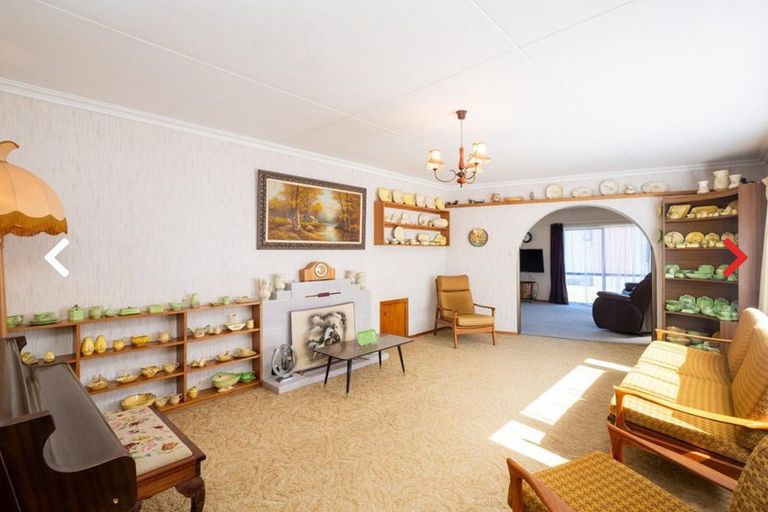 Photo of property in 6 Memorial Park Avenue, Haumoana, 4102