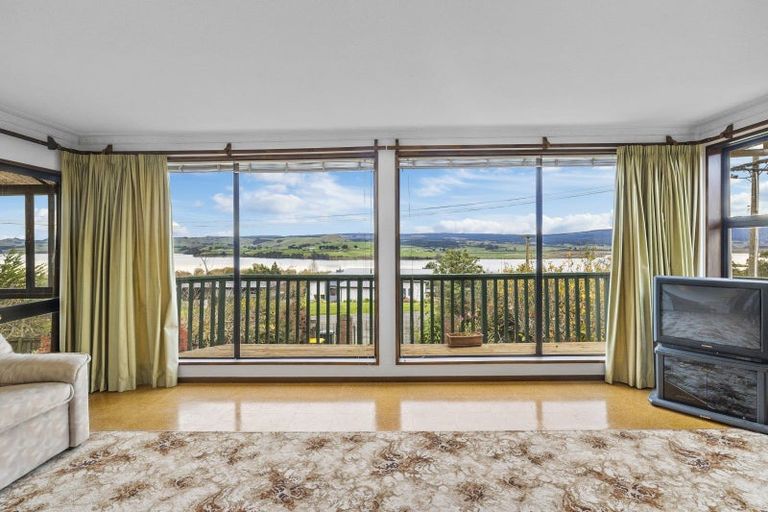 Photo of property in 10 Gull Street, Waihola, Milton, 9073