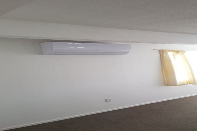 Photo of property in 5b Nile Road, Kelston, Auckland, 0602