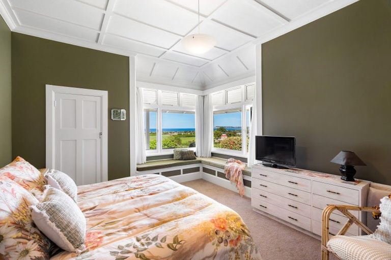 Photo of property in 15 Terrace Road, Bay View, Napier, 4104