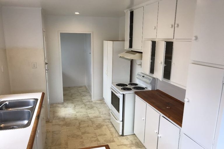 Photo of property in 2/252 Onewa Road, Birkenhead, Auckland, 0626