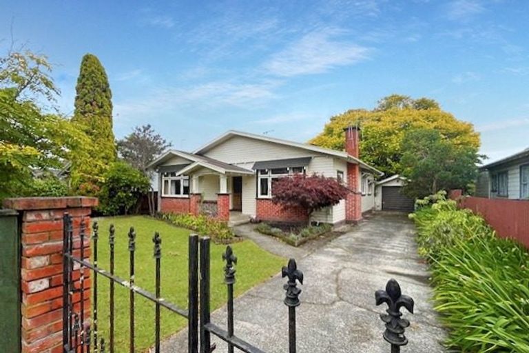 Photo of property in 37 Florence Avenue, Palmerston North, 4414