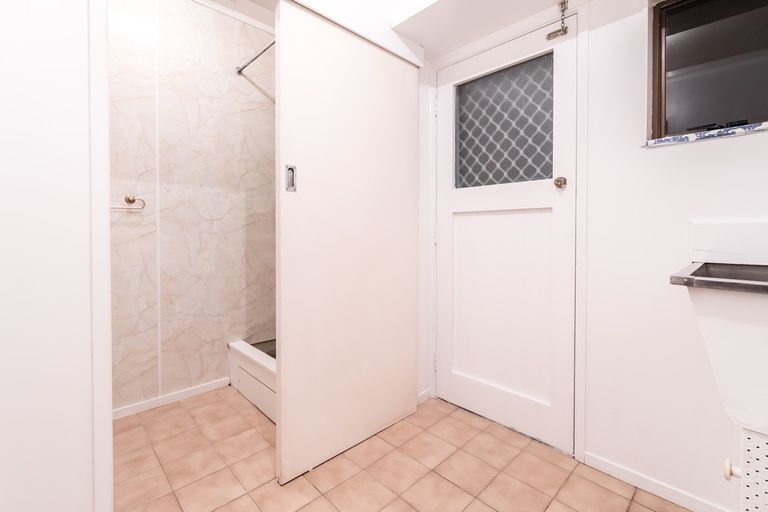 Photo of property in 34 Kaikoura Street, Henderson, Auckland, 0612