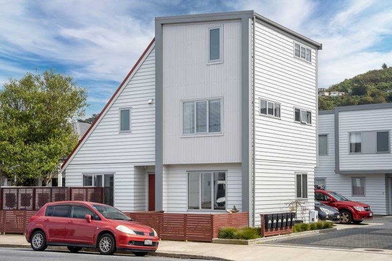 Photo of property in 1/87 Victoria Street, Alicetown, Lower Hutt, 5010