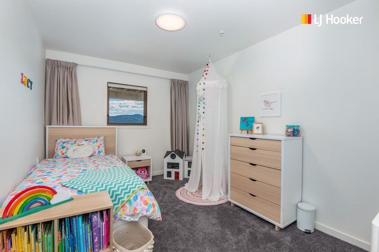 Photo of property in 100 Easther Crescent, Kew, Dunedin, 9012