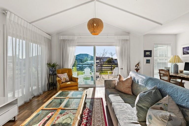 Photo of property in 5 Grooby Place, Havelock North, 4130