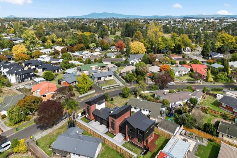 Photo of property in 2/13 Pulham Crescent, Queenwood, Hamilton, 3210