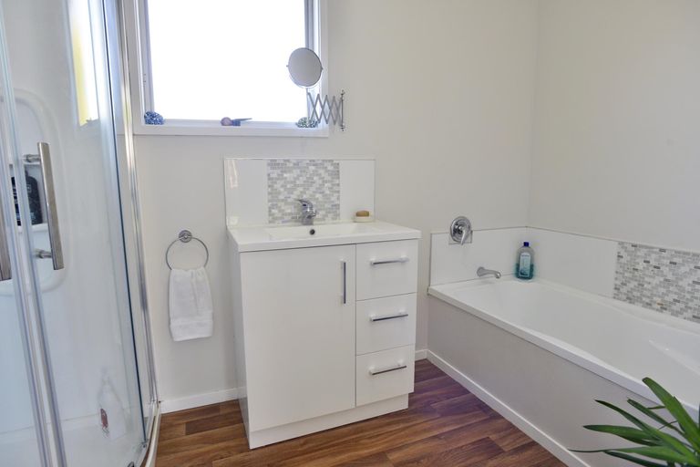 Photo of property in 20 Hornsby Street, Carterton, 5713