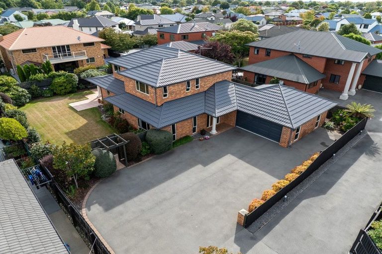 Photo of property in 9 Saint Clair Close, Harewood, Christchurch, 8051