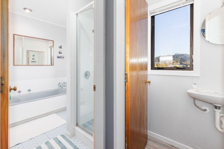 Photo of property in 72 Leeward Drive, Whitby, Porirua, 5024