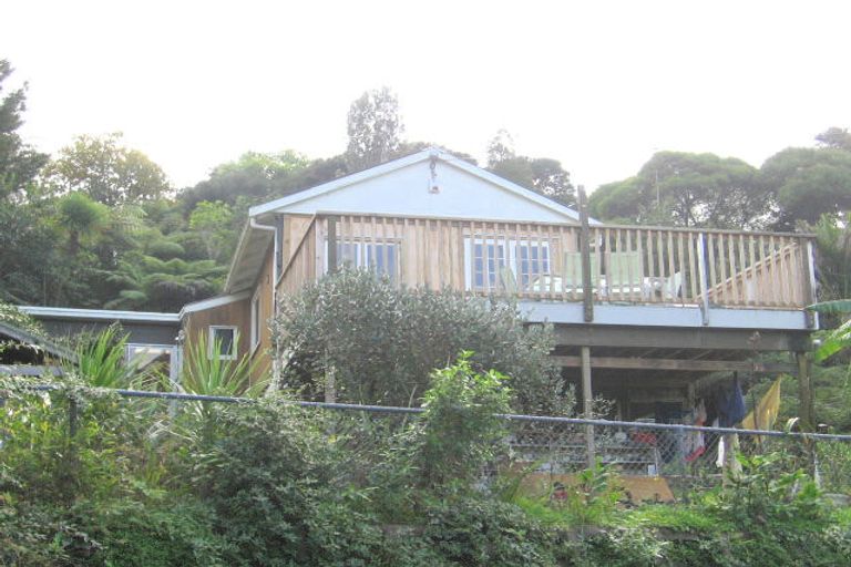 Photo of property in 68 Warner Park Avenue, Laingholm, Auckland, 0604