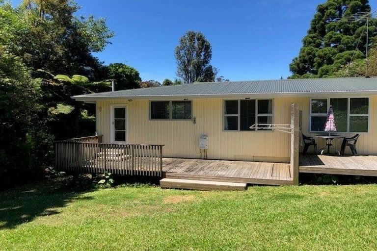 Photo of property in 2/1 Bronwyn Place, Torbay, Auckland, 0630
