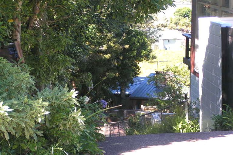 Photo of property in 22a Wilding Avenue, Northcote Point, Auckland, 0627