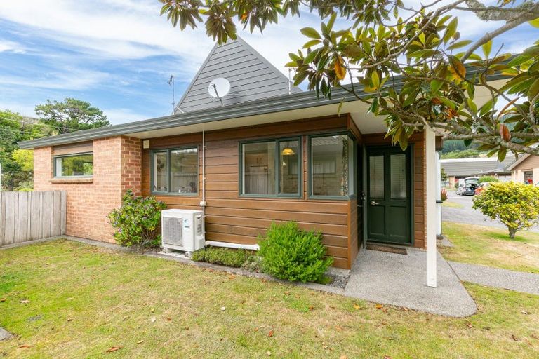 Photo of property in Redwood Village, 33/42 Main Road, Tawa, Wellington, 5028