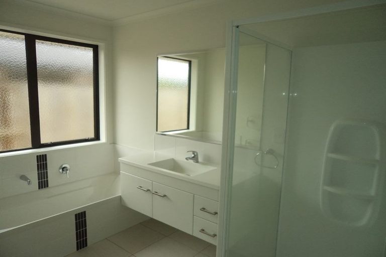 Photo of property in 9 Te Ironui Place, Huntington, Hamilton, 3210