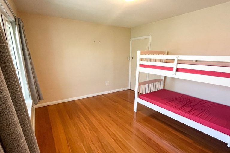 Photo of property in 2 Shaftesbury Street, Avonhead, Christchurch, 8042