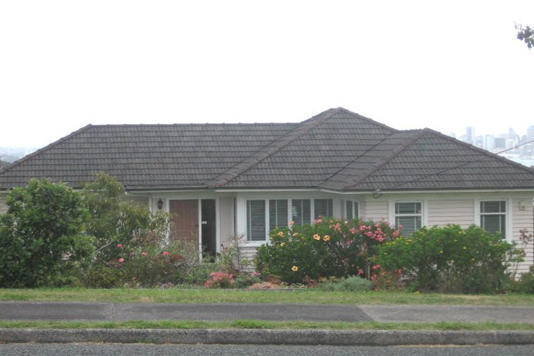 Photo of property in 94 Ocean View Road, Northcote, Auckland, 0627