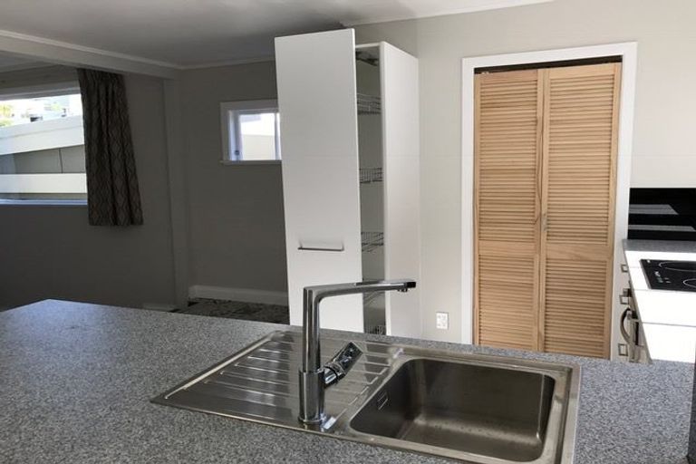 Photo of property in 41 Hawker Street, Mount Victoria, Wellington, 6011