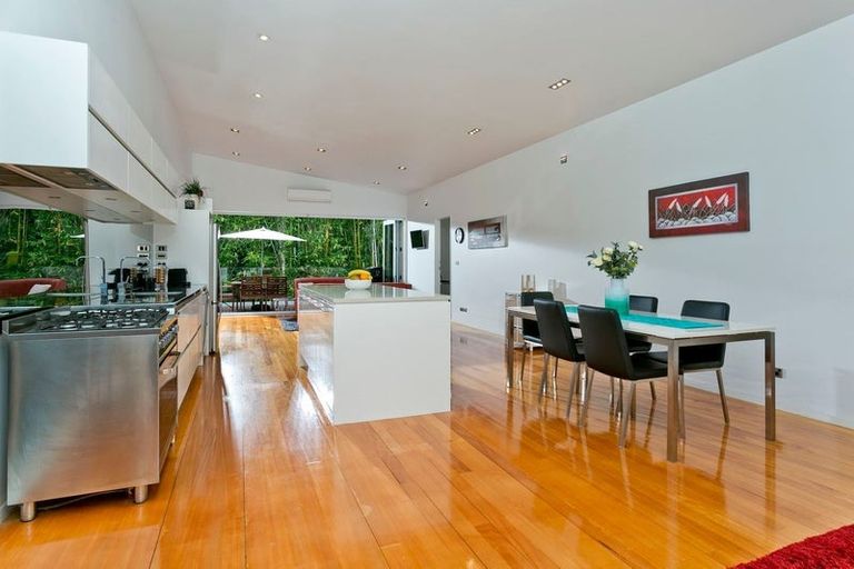 Photo of property in 16c Charmaine Road, Torbay, Auckland, 0630