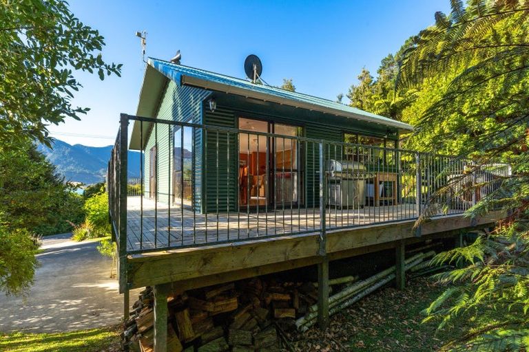 Photo of property in 3900 Kenepuru Road, Black Rock, Picton, 7282