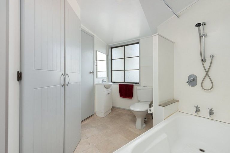 Photo of property in 136 Windsor Road, Bellevue, Tauranga, 3110