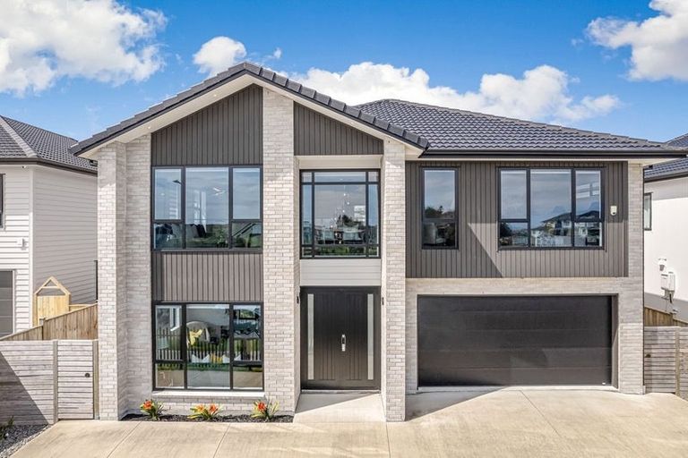 Photo of property in 104 Valderama Drive, Flat Bush, Auckland, 2019