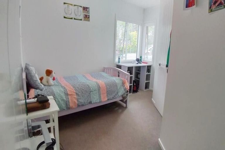 Photo of property in 1/12 Speedy Crescent, Hillcrest, Auckland, 0627