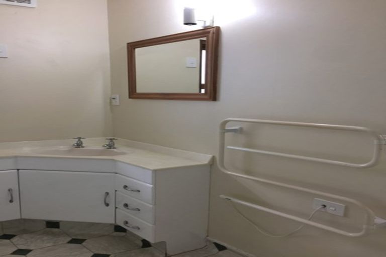 Photo of property in 8 Roskilda Crescent, Taradale, Napier, 4112