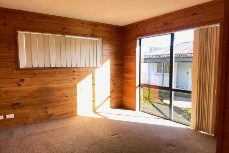 Photo of property in 26 Sutton Crescent, Papakura, 2110