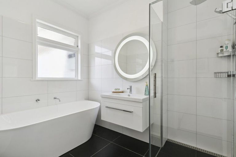 Photo of property in 8 Bristow Place, Karori, Wellington, 6012