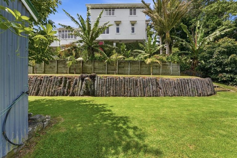 Photo of property in 6 Ridge Lane, New Plymouth, 4310