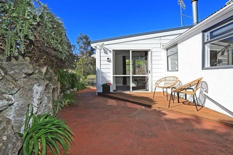 Photo of property in 10 Coote Road, Bluff Hill, Napier, 4110