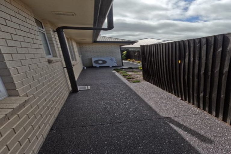 Photo of property in 6 Somerville Crescent, Aidanfield, Christchurch, 8025