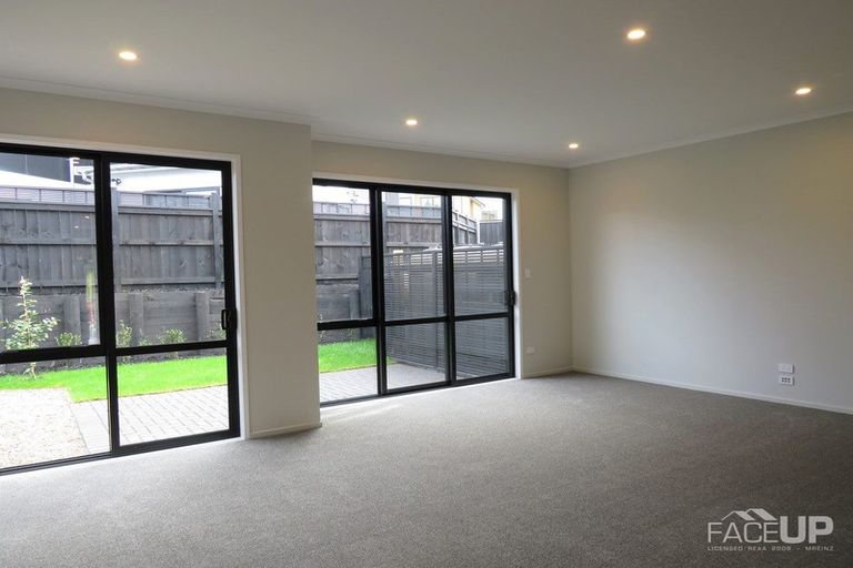 Photo of property in 10 Kauri Amber Road, Westgate, Auckland, 0614