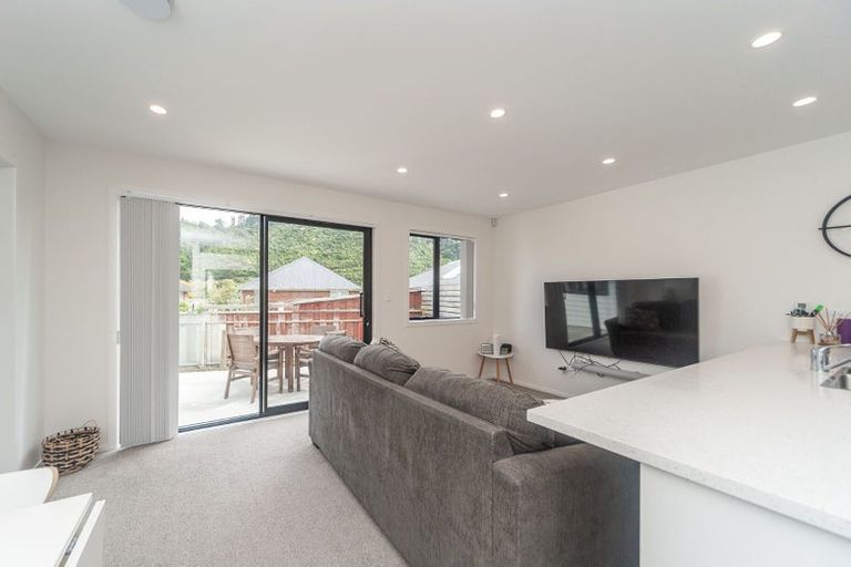 Photo of property in 29a Compton Crescent, Taita, Lower Hutt, 5011