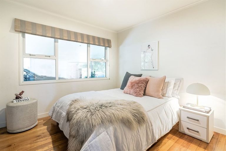 Photo of property in 44 Tizard Road, Birkenhead, Auckland, 0626