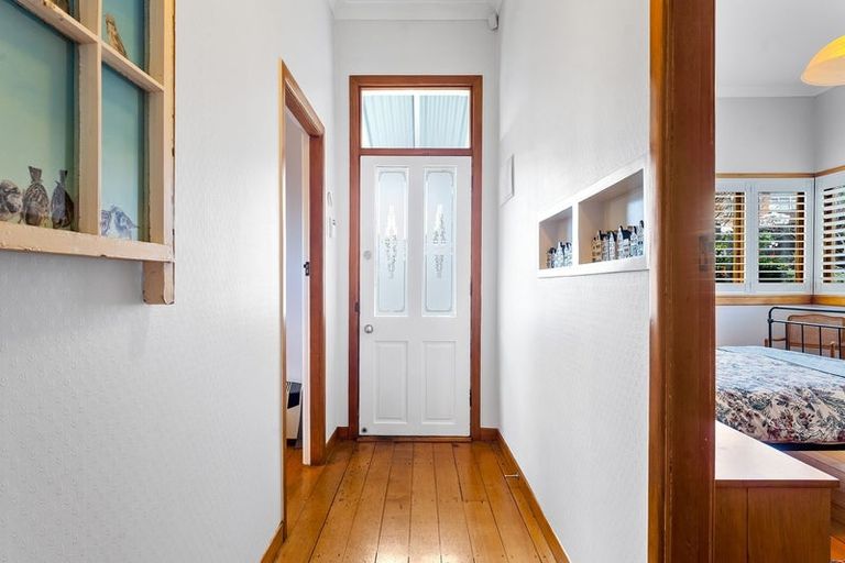 Photo of property in 14 Moore Street, Hillcrest, Auckland, 0627