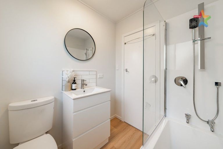 Photo of property in 22b Acacia Avenue, Maungaraki, Lower Hutt, 5010