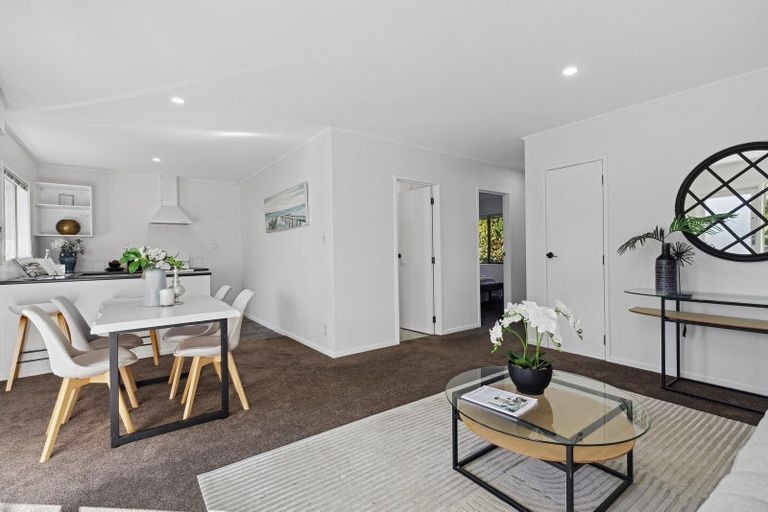 Photo of property in 4/236 Te Atatu Road, Te Atatu South, Auckland, 0610