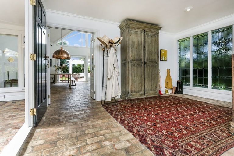 Photo of property in 49b Roland Road, Greenhithe, Auckland, 0632